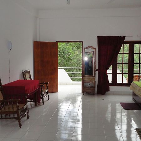 White Elephant Hotel Maskeliya Zimmer foto